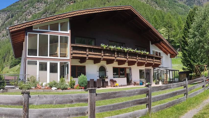 Ferienwohnung für 4 Personen, mit Balkon in Zwieselstein