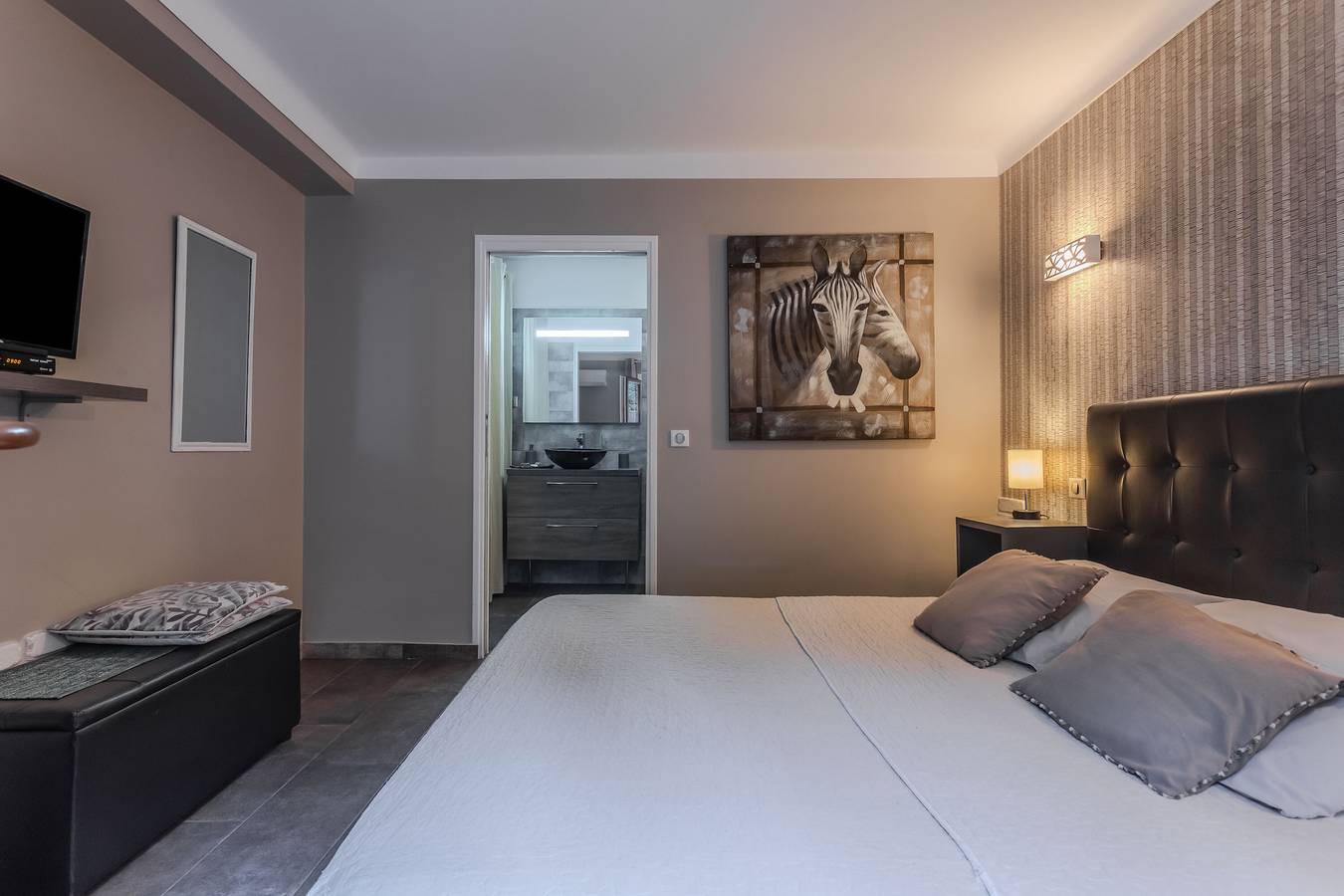 Habitación 'Confort 8' con piscina compartida, Wi-Fi y aire acondicionado in Roquebrune-sur-Argens, Region de Draguignan