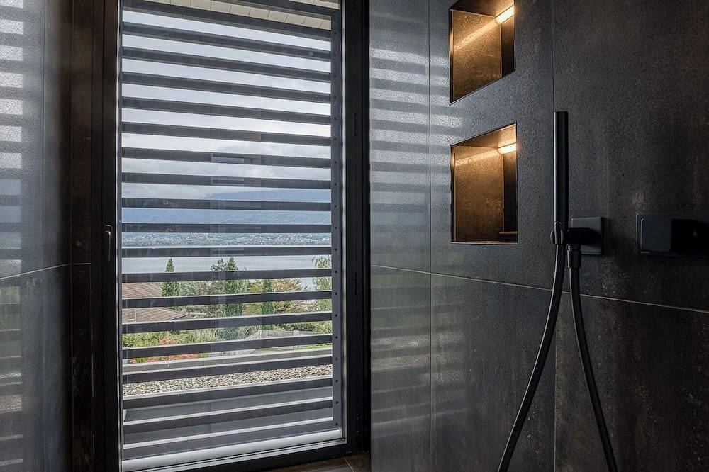 Villa Enjoy - Fünf Schlafzimmer Villa, Schläft 10 in Veyrier-du-Lac, Annecy und Umgebung