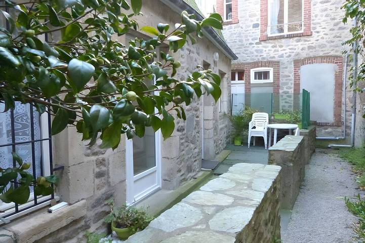 Location de vacances pour 4 personnes, avec terrasse, animaux acceptés à Saint-Vaast-la-Hougue