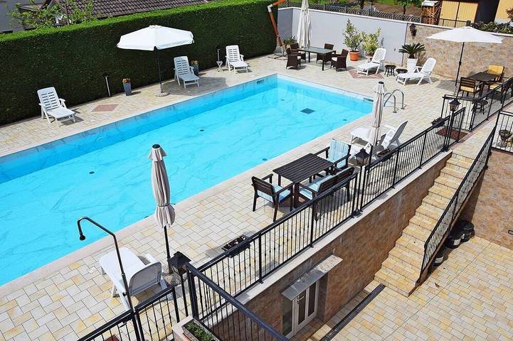 Chalet para 6 personas, con jacuzzi además de jardín y balcón - 1