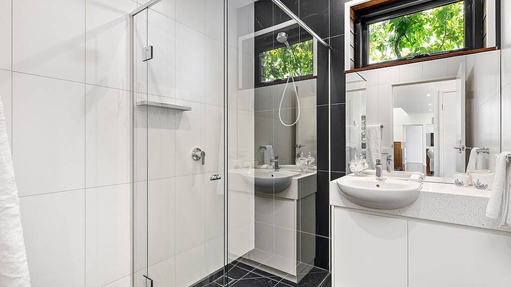 Majestic Mccrae Luxury Pool Views to the Bay in McCrae, Mornington Peninsula