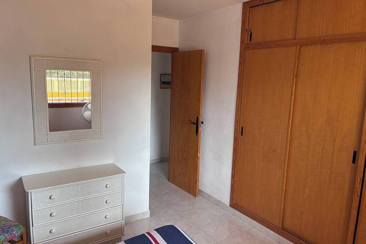 Entire apartment, Ground floor apartment with 20m shared, key-only-access pool directly in front. in Cartagena, Costa Cálida
