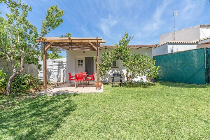 Casa para 4 personas, con Jardín y Piscina para niños en 