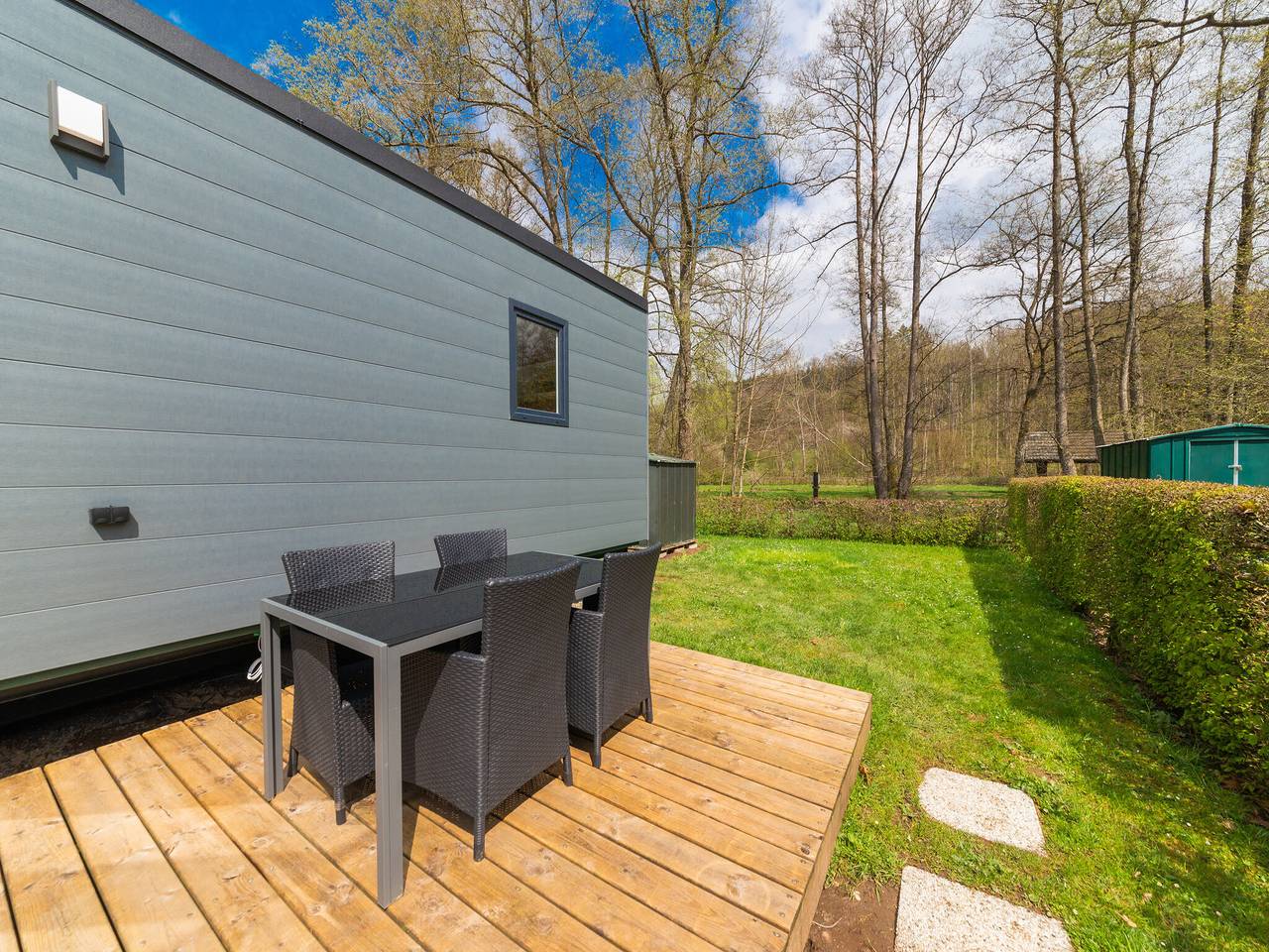 Geräumiges Mobilheim mit Terrasse in Erezée in Amonines, Érezée