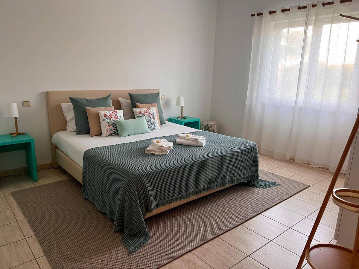 Four-Bedroom House in Rogil, Parque Natural do Sudoeste Alentejano e Costa Vicentina