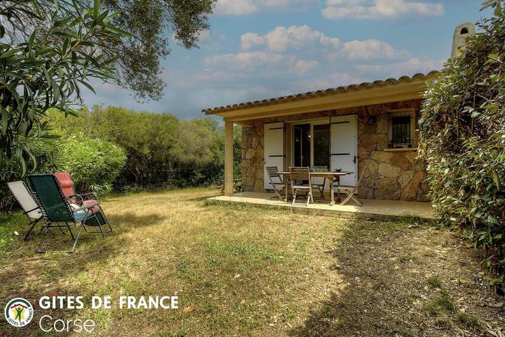 Casa de huéspedes para 4 personas, con vistas además de jardín y terraza - 1