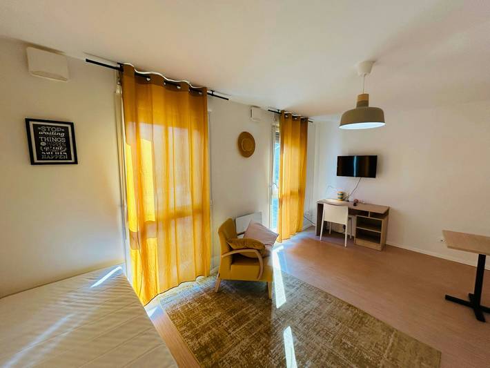 Entire apartment, Studio Moderne au Cœur de Reims We Live In R 101 in Reims, Marne