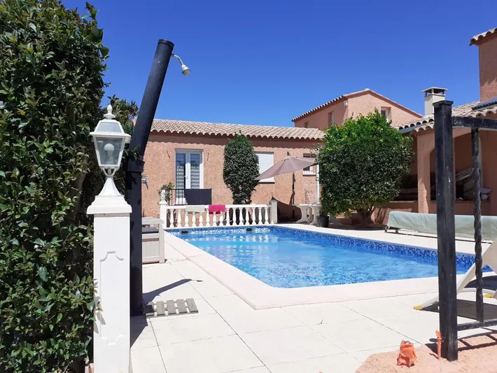 Casa de vacaciones para 5 personas, con vistas y piscina además de jardín y terraza - 1