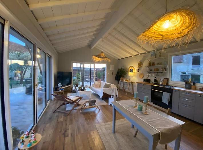 Location de vacances pour 2 personnes, avec vue et terrasse à Meigné-le-Vicomte