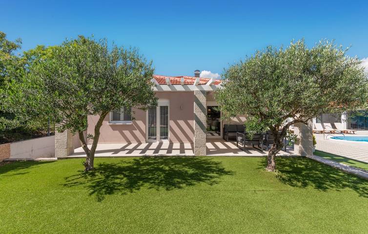 Bungalow für 6 Personen, mit Terrasse und Pool in Dalmatien - 4