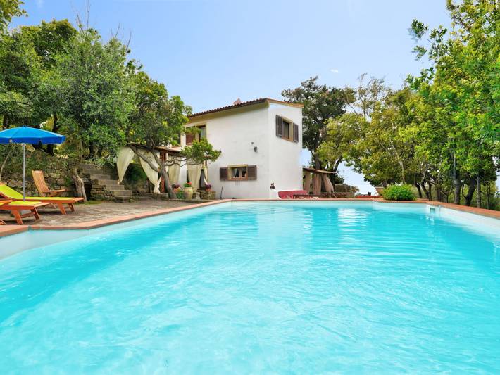 Casa vacanza per 8 persone, con giardino sull' Isola d'Elba