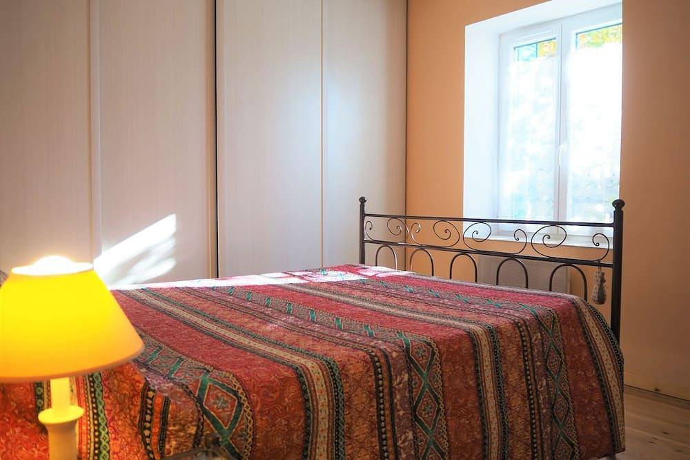 Country House in Orb Mountains near Salagou Lake in Villemagne-l'Argentière, Béziers region