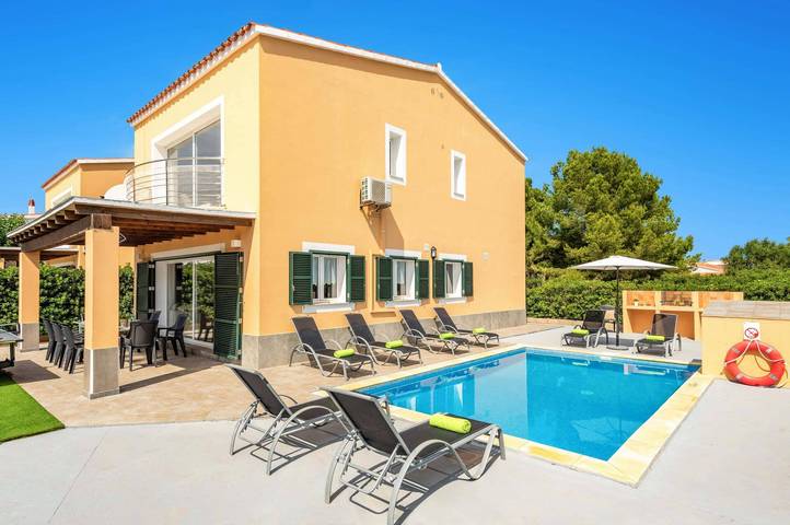 Ferienhaus für 8 Personen, mit Garten