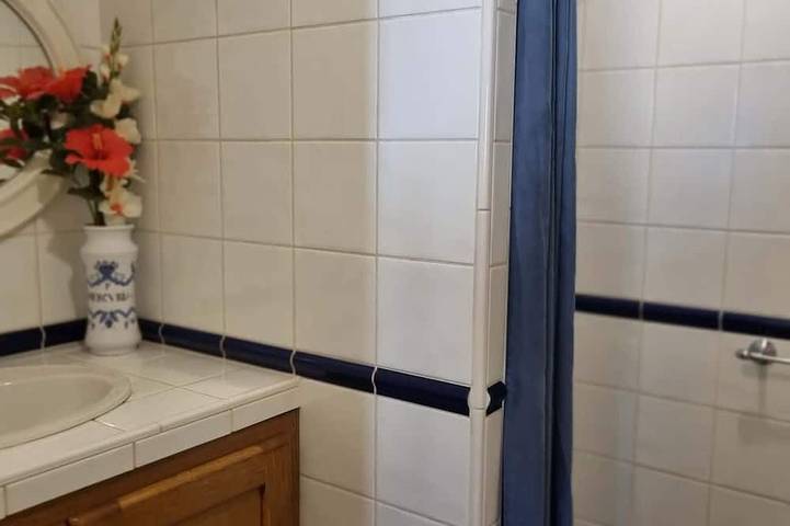 Location de vacances pour 6 personnes, avec jardin à Laniscat - 4