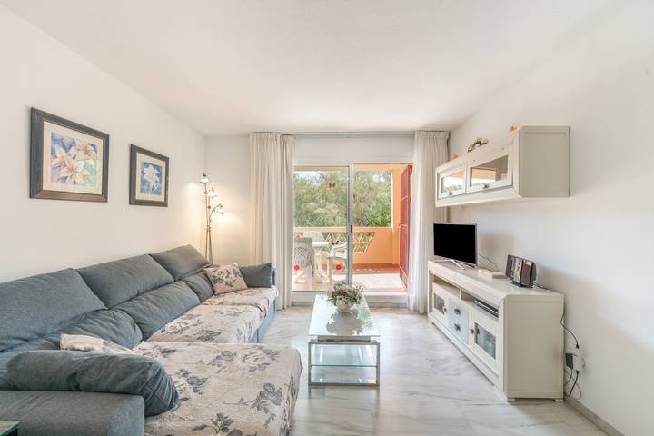 Hel lejlighed, Marbella East - Superb Ground Floor Apartment in tropical gardens - free Wifi in Hacienda Las Chapas, Marbella