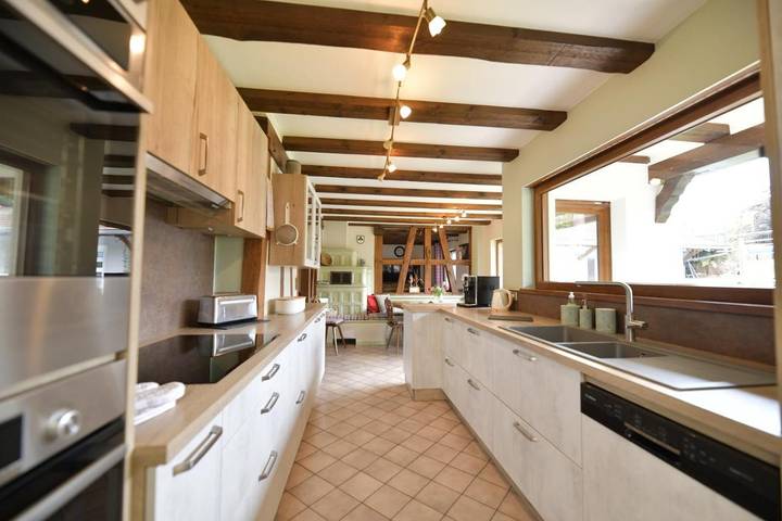 Location de vacances pour 10 personnes, avec vue et piscine ainsi que jardin et bassin pour enfant à Cleebourg - 2