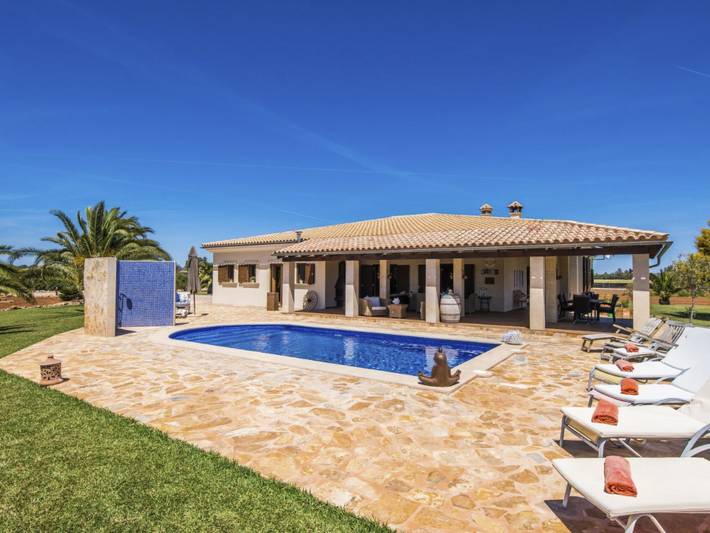 Bungalow voor 6 personen, with zwembad and tuin as well as terras op Mallorca