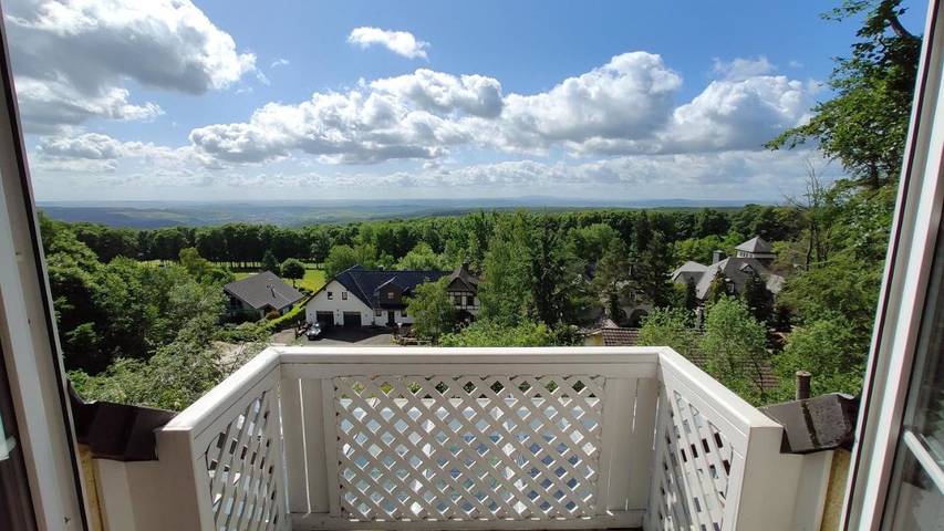 Ferienwohnung für 4 Personen, mit Balkon und Terrasse sowie Garten und Ausblick