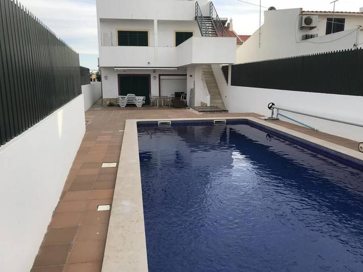 Apartamento de férias para 4 pessoas, com piscina e varanda em Praia Verde