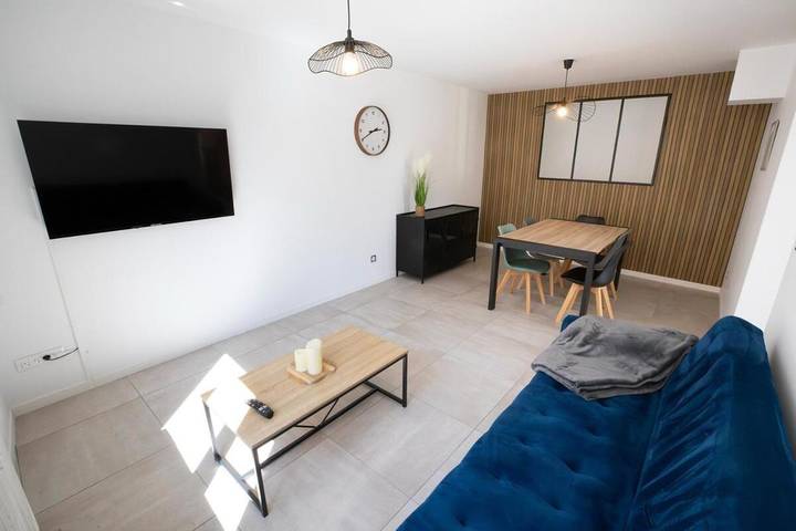 Gîte pour 5 personnes, avec terrasse et jardin dans Bresles