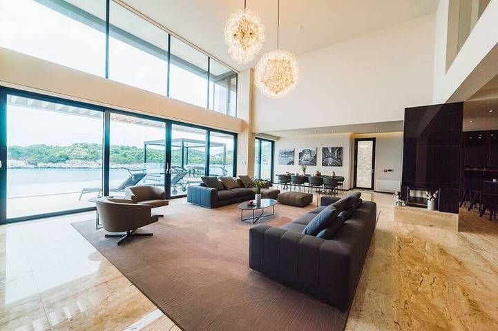 PureLuxuryExclusiveVillaStateOfTheArtVillaExcellentLocationPrivateBeach in Zaton, Grad Dubrovnik