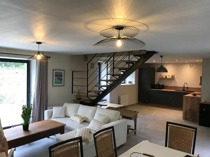 Location de vacances pour 6 personnes, avec vue ainsi que jardin et terrasse à Cruguel