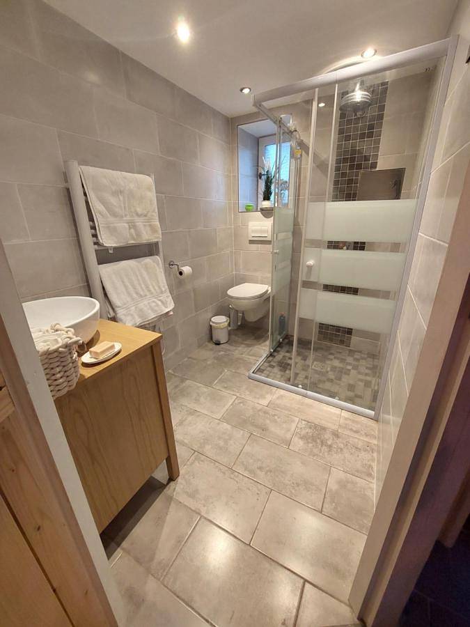 Appartement entier, One-Bedroom House in Rostrenen, Région de Guingamp