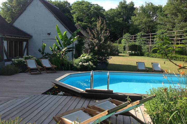 Location de vacances pour 8 personnes, avec Terrasse et Jardin à Villeny