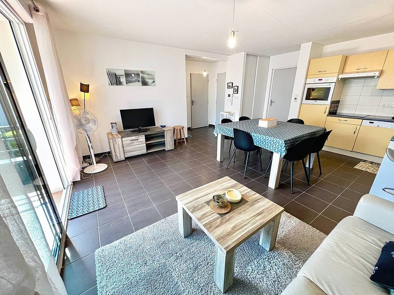 Appartement entier, Étel: Appartement T2, Terrasse Sud, Près du Port, Parking, Animaux Permis in Étel, Côte des Mégalithes