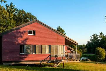 Maison de campagne pour 9 personnes, avec piscine ainsi que sauna et terrasse à Nontron