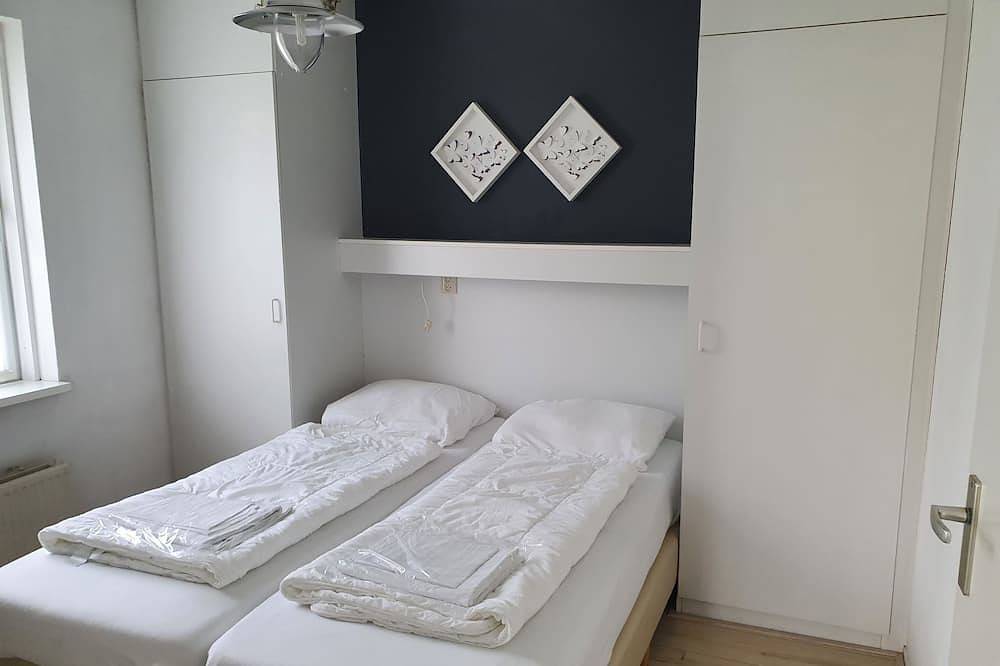 Bungalowpark It Wiid by Interhome in Earnewâld, Nationalpark De Alde Feanen
