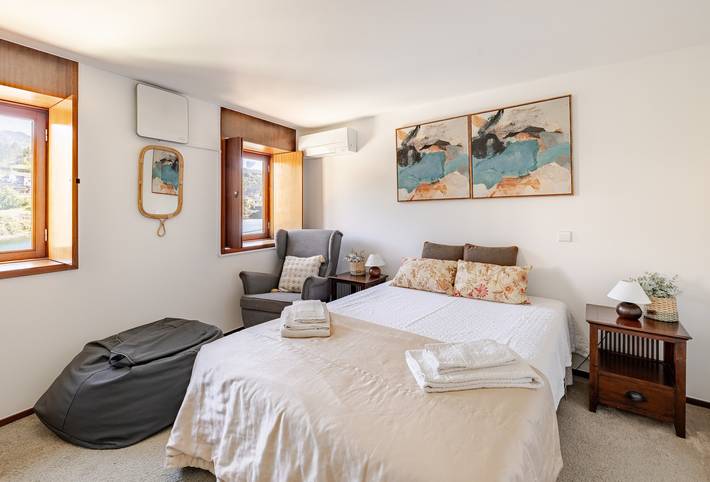 Location de vacances pour 2 personnes, avec vue sur le lac, animaux acceptés dans Gerês