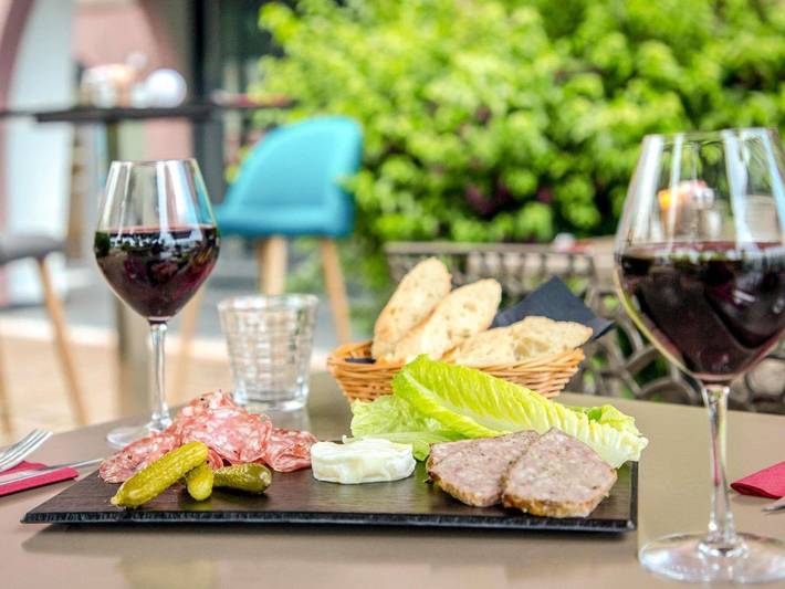 Hôtel pour 2 personnes, avec piscine ainsi que jacuzzi et terrasse, animaux acceptés dans Base Nature François Léotard - 4