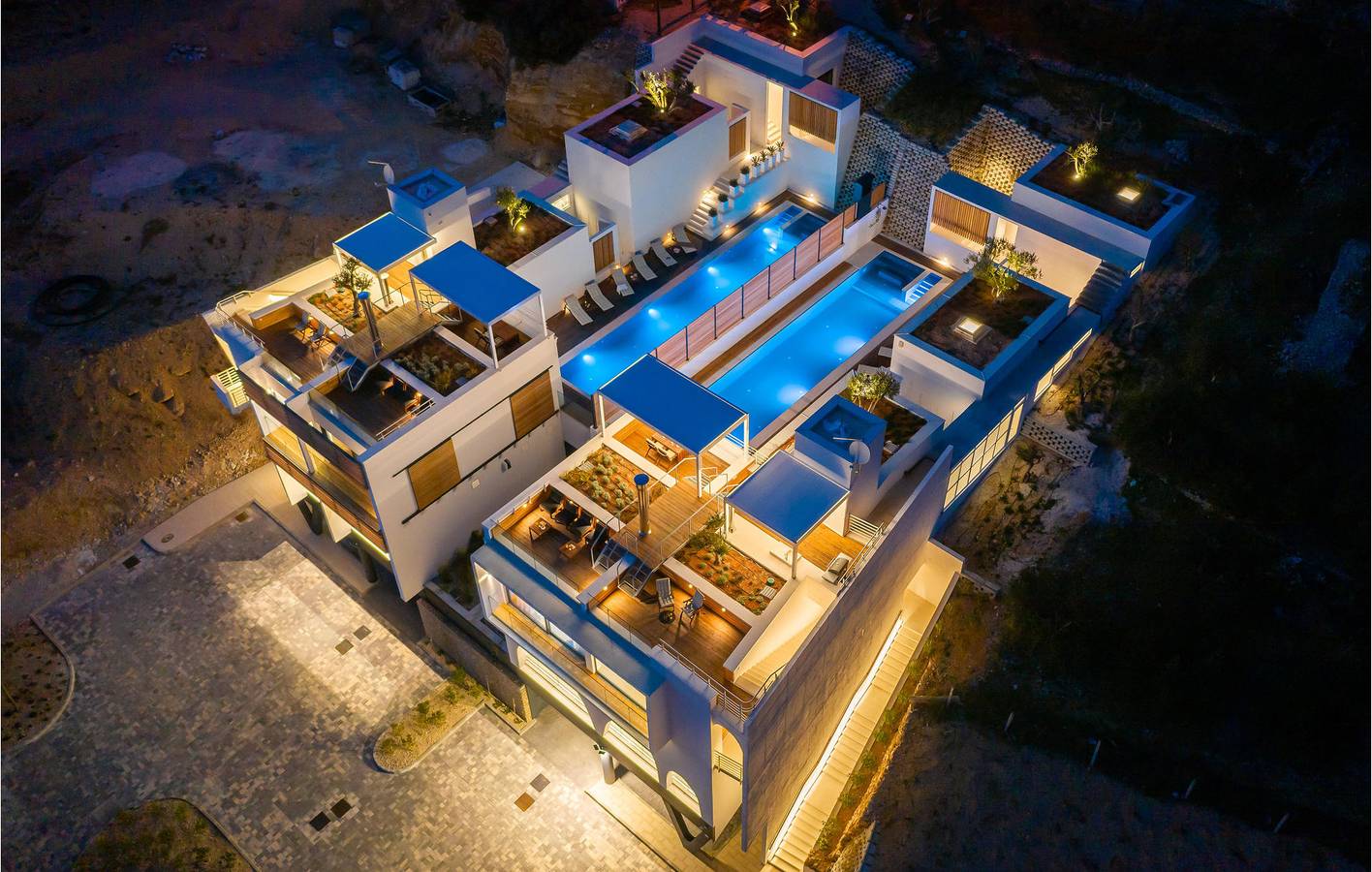 Schickes Apartment mit 2 Schlafzimmern, Pool und Terrasse, 2 km vom Juto-Strand entfernt in Marusici, Split-Dalmatien