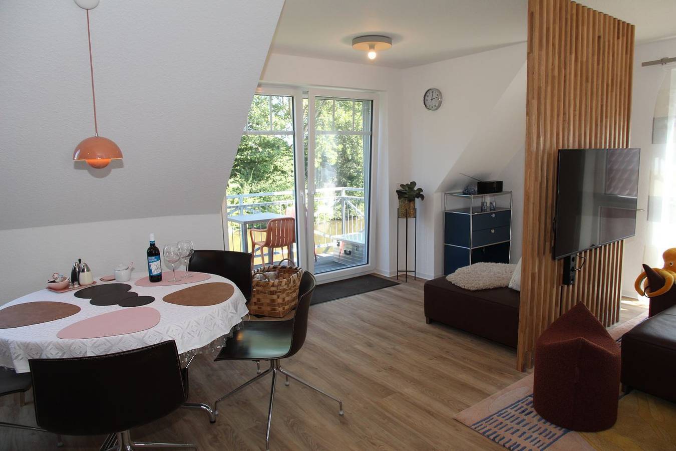 Ganze Wohnung, Neubauwohnung (80qm) mit Balkon direkt am Wasser bei Greetsiel! in Krummhörn, Landkreis Aurich