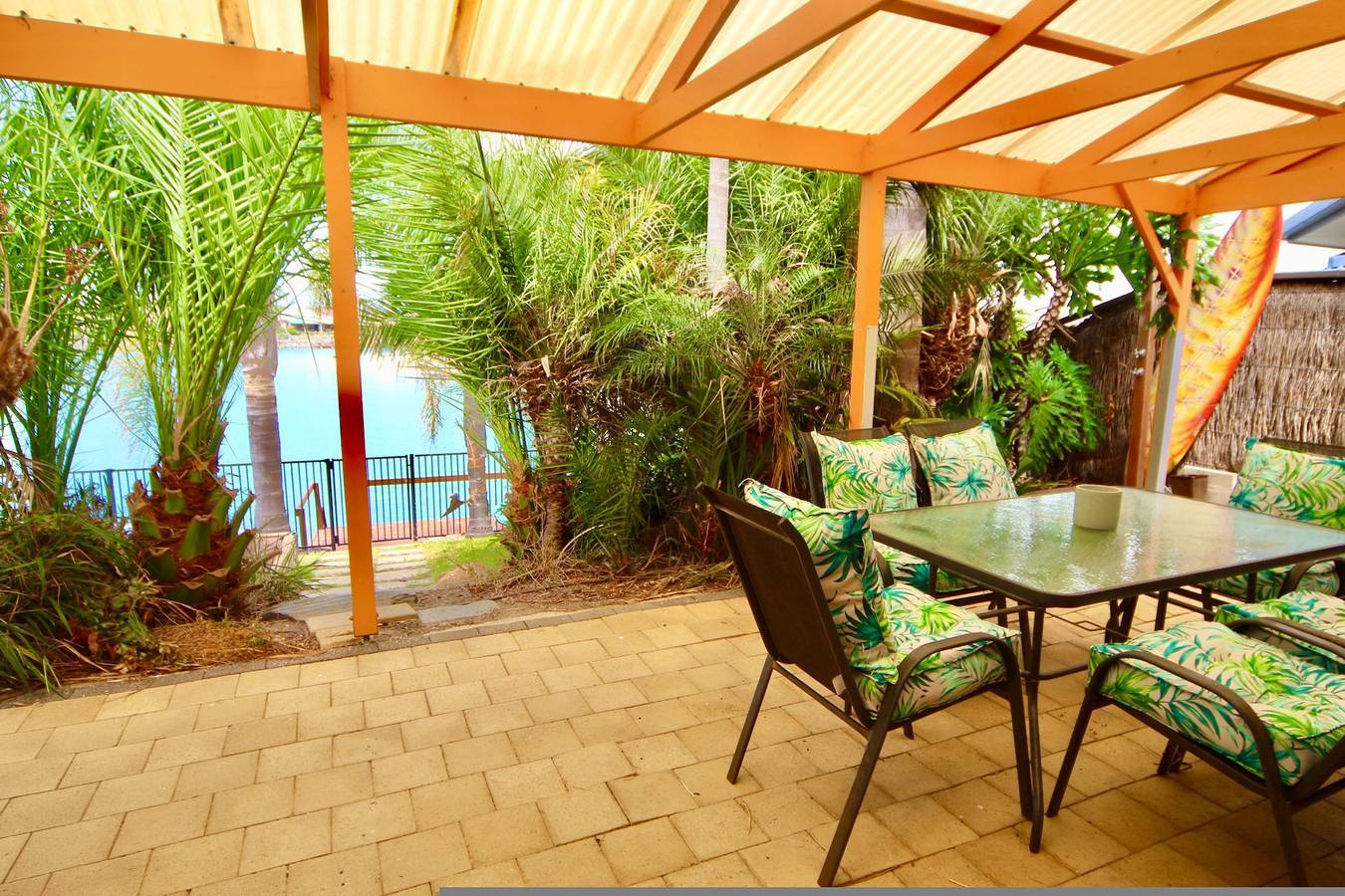 Lakeside Getaway - 4Br | Jetty, Wi-Fi, Waterfront in Encounter Bay, South Australia