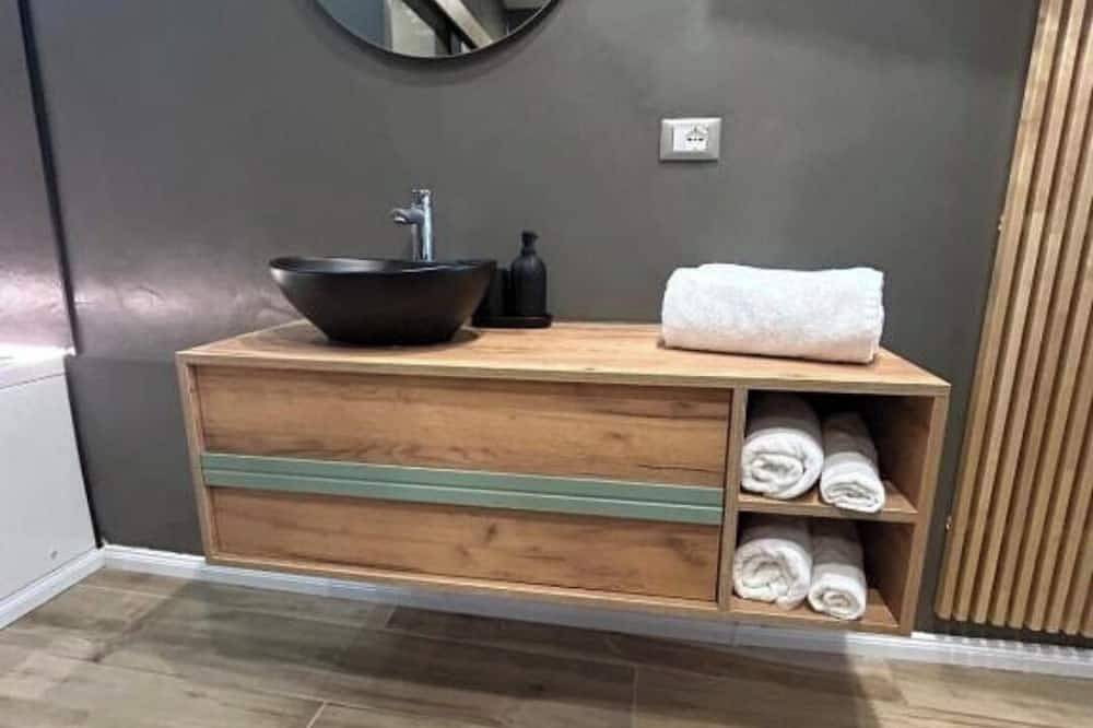 Suite Doppia King con Vasca Idromassaggio in Trento, Dolomiti di Fiemme