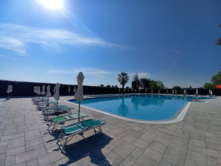 Ferienwohnung für 4 Personen, mit Balkon und Pool sowie Garten in Colà - 3