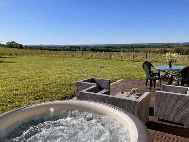 Location de vacances pour 4 personnes, avec piscine ainsi que jacuzzi et jardin à Pomport - 2