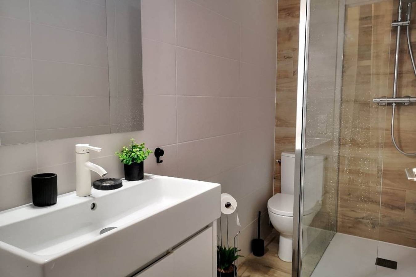 Studio entier, L'Evasion - 500m plage - Parking - Wifi in La Baule-Escoublac, Côte d'Amour