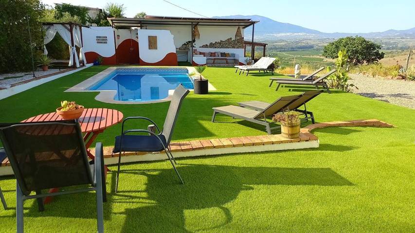 Chambre d’hôte pour 3 personnes, avec Terrasse ainsi que Jardin et Piscine