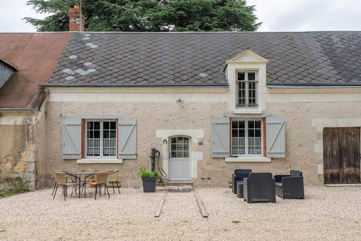 Gîte pour 5 personnes, avec Terrasse ainsi que Jardin et Vue à Feings