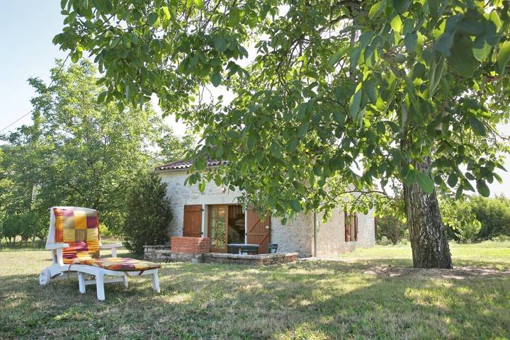 Gîte pour 4 personnes, avec jardin et vue à Parnac (Lot)