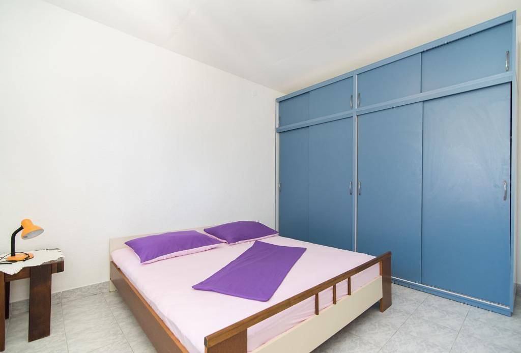 Entire apartment, Apartments Veve - One Bedroom Apartment with Terrace Sea View(Nensi) (St) in Postira, Brac