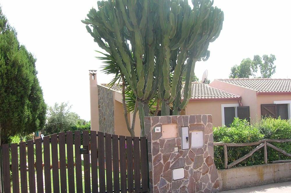 Casa dei Fiori Tuerredda. Wifi illimitato. in Cala Cipolla, Teulada