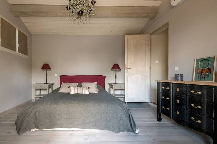 Location de vacances pour 10 personnes, avec jardin à Cabrières-d'Avignon - 2