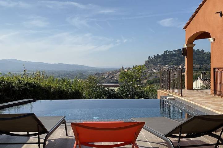 Villa pour 7 personnes, avec jacuzzi et jardin