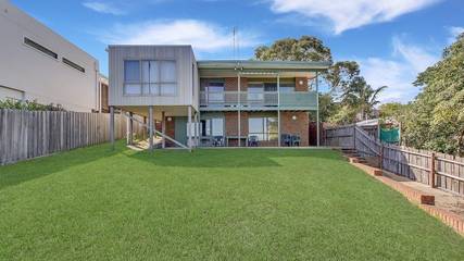 Holiday Home for 12 People in Lakes Entrance, Shire of East Gippsland, Photo 3