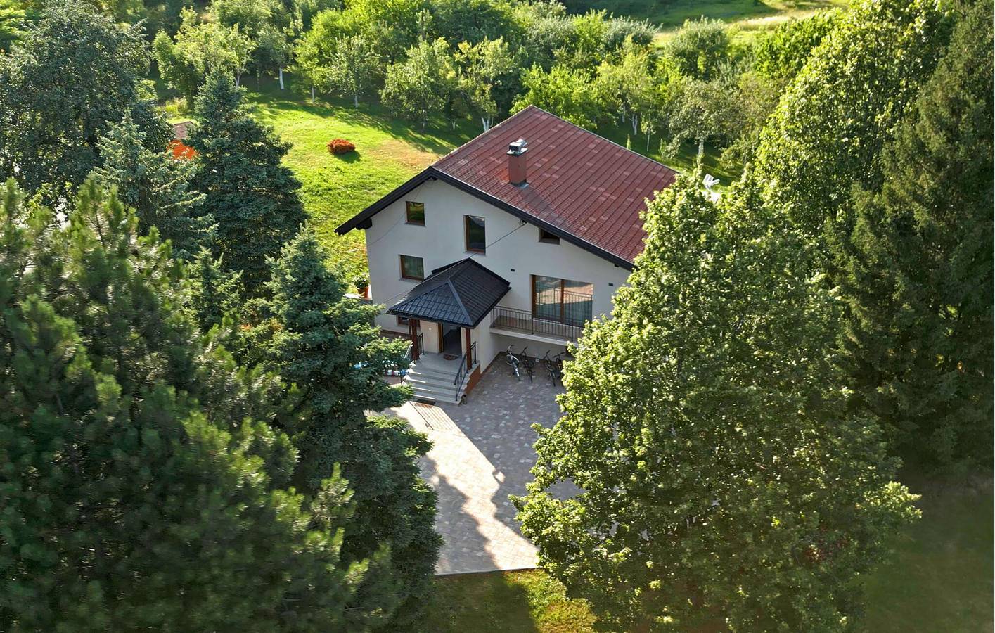 Gemütliche 305 m² große Wohnung mit Pool, WLAN, Klimaanlage und Grill in Ogulin, Karlovac und Umgebung